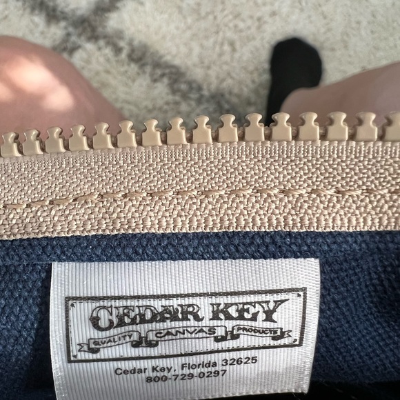 Canvas Lighthouse Purse - Picture 3 of 5